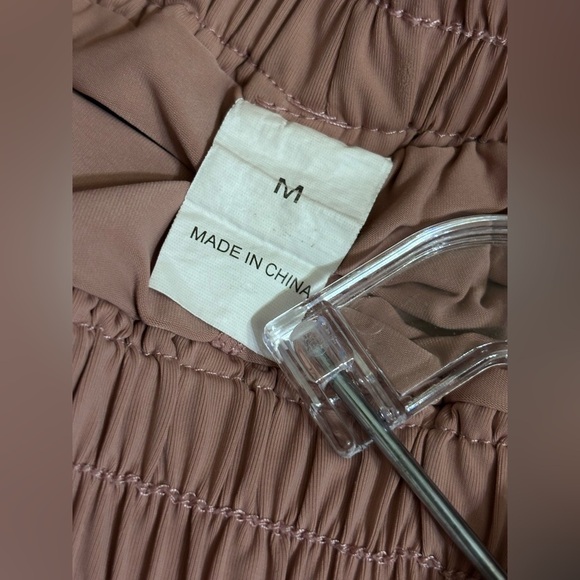 Women's Mauve Athleisure Shorts Sz Medium - Picture 7 of 8